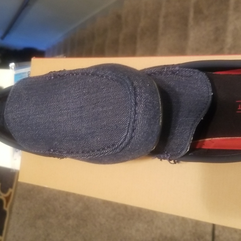 Shoes - Picture 2 of 8